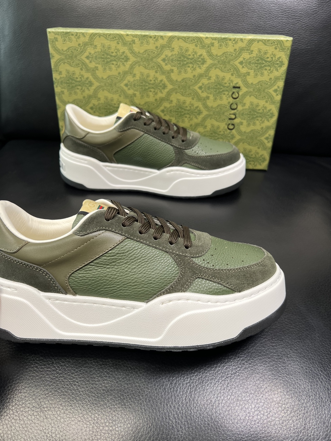 Gucci 高品质 顶级工艺品 古奇 专柜新款原厂配置，意大利进口牛皮面料，进口牛皮内里垫，透气舒适，鞋