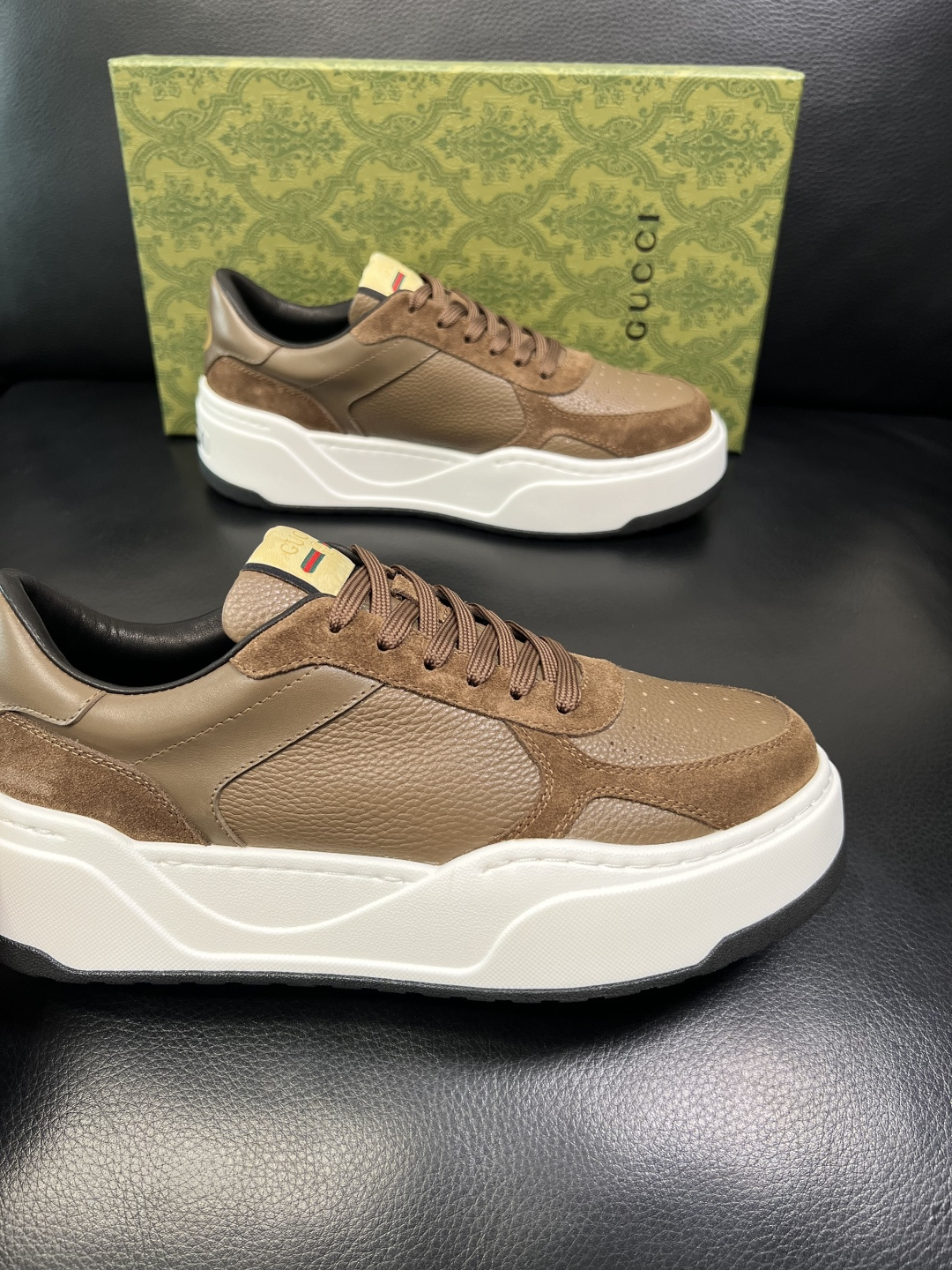 Gucci 高品质 顶级工艺品 古奇 专柜新款原厂配置，意大利进口牛皮面料，进口牛皮内里垫，透气舒适，鞋