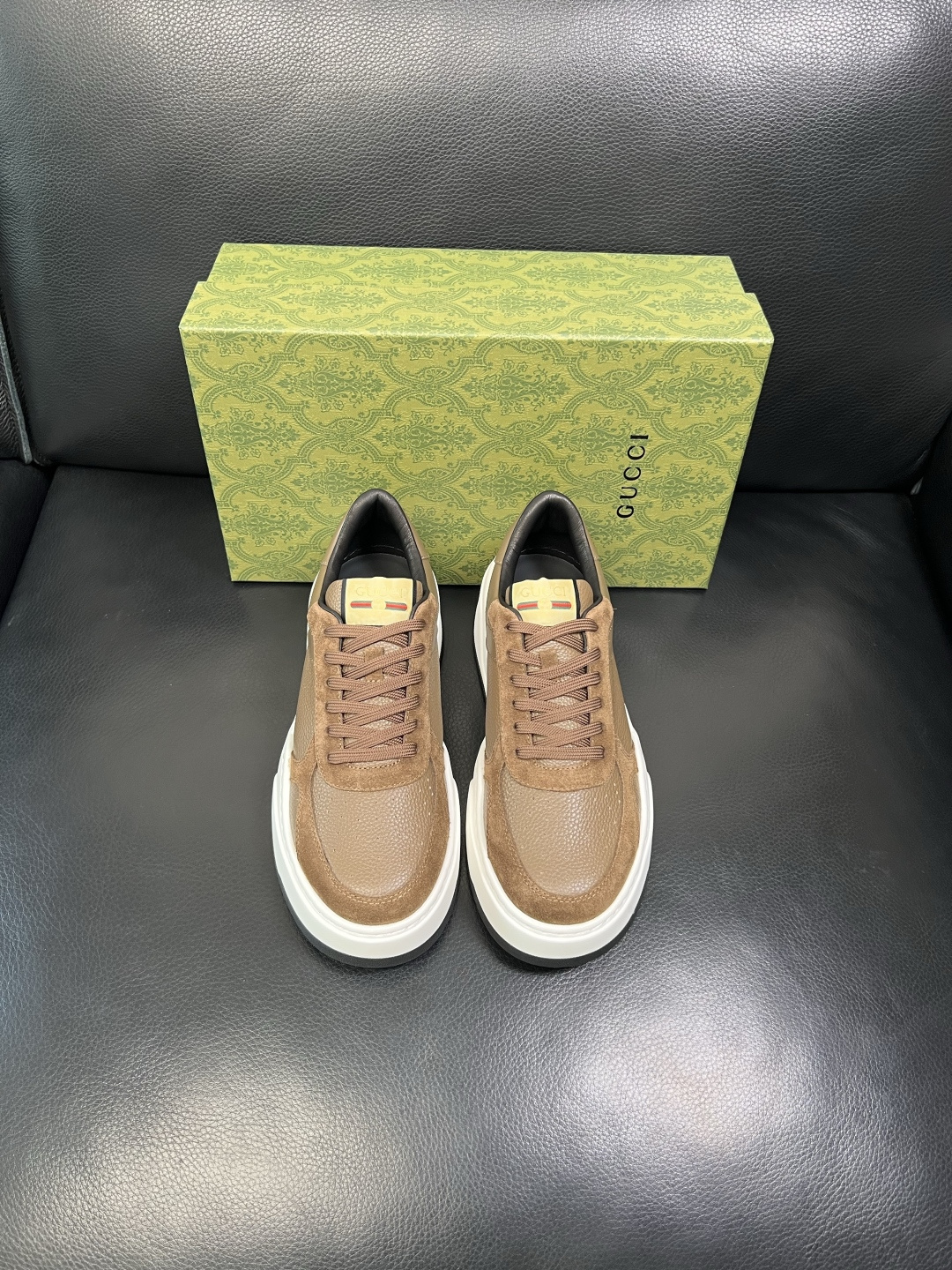 Gucci 高品质 顶级工艺品 古奇 专柜新款原厂配置，意大利进口牛皮面料，进口牛皮内里垫，透气舒适，鞋