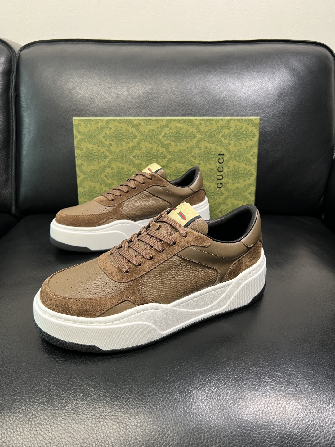 Gucci 高品质 顶级工艺品 古奇 专柜新款原厂配置，意大利进口牛皮面料，进口牛皮内里垫，透气舒适，鞋