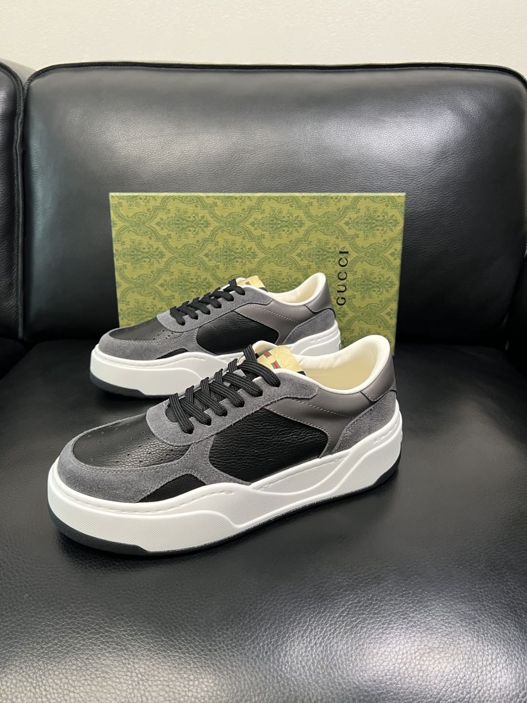 Gucci 高品质 顶级工艺品 古奇 专柜新款原厂配置，意大利进口牛皮面料，进口牛皮内里垫，透气舒适，鞋