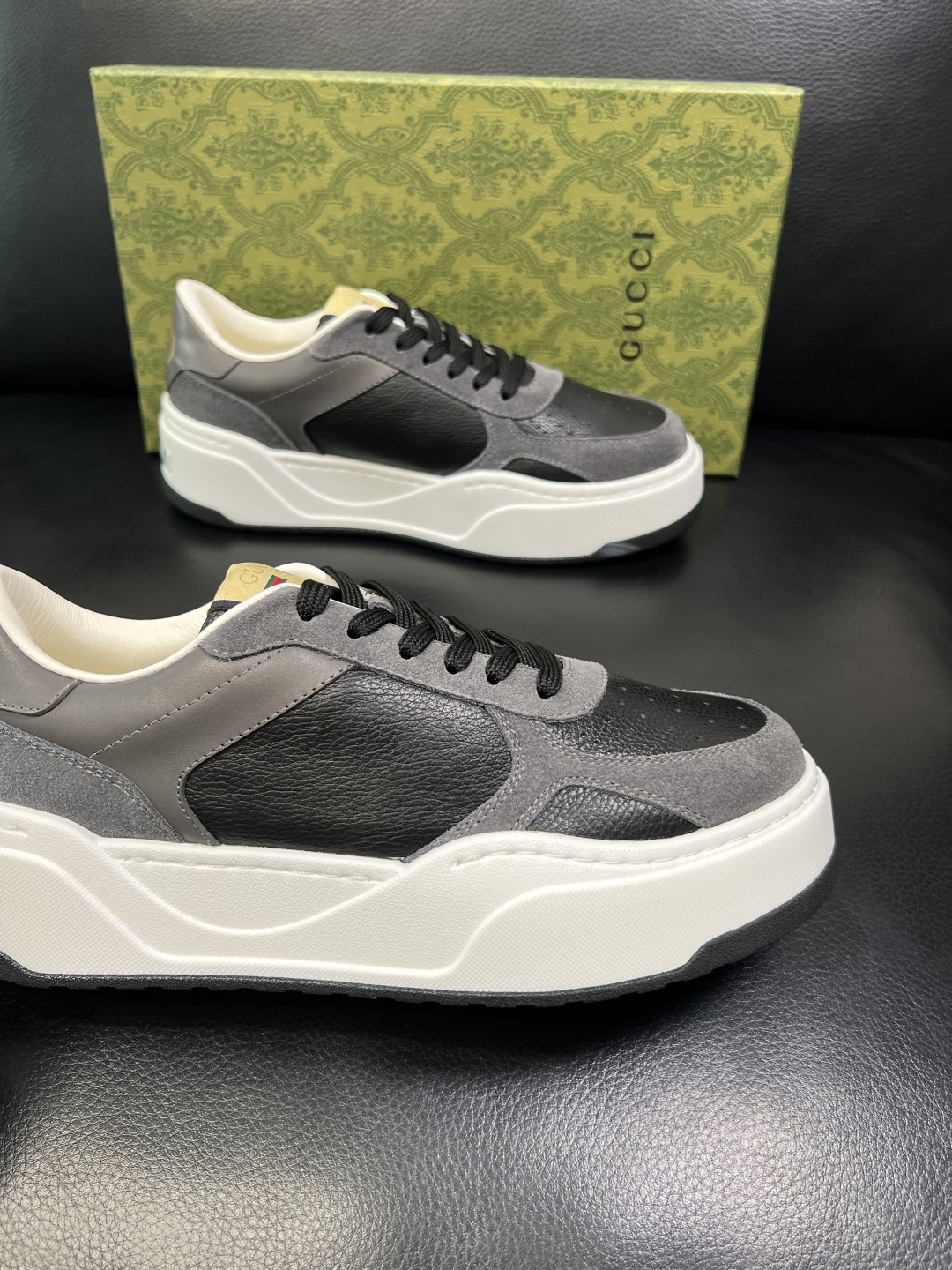 Gucci 高品质 顶级工艺品 古奇 专柜新款原厂配置，意大利进口牛皮面料，进口牛皮内里垫，透气舒适，鞋