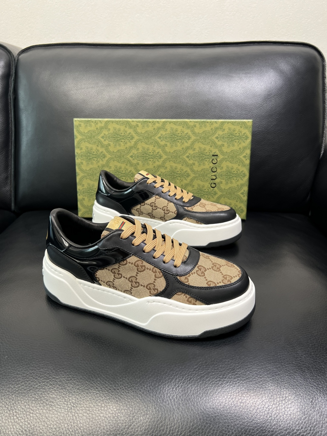 Gucci 高品质 顶级工艺品 古奇 专柜新款原厂配置，意大利进口牛皮面料，进口牛皮内里垫，透气舒适，鞋