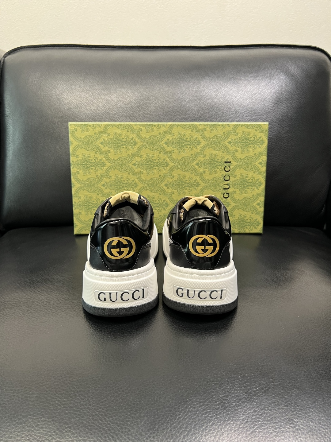 Gucci 高品质 顶级工艺品 古奇 专柜新款原厂配置，意大利进口牛皮面料，进口牛皮内里垫，透气舒适，鞋