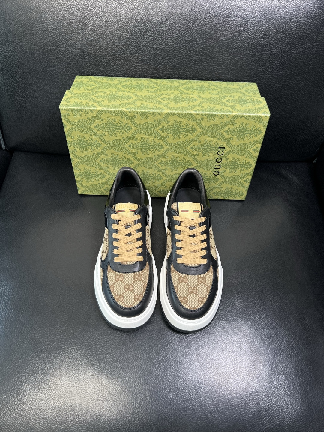 Gucci 高品质 顶级工艺品 古奇 专柜新款原厂配置，意大利进口牛皮面料，进口牛皮内里垫，透气舒适，鞋