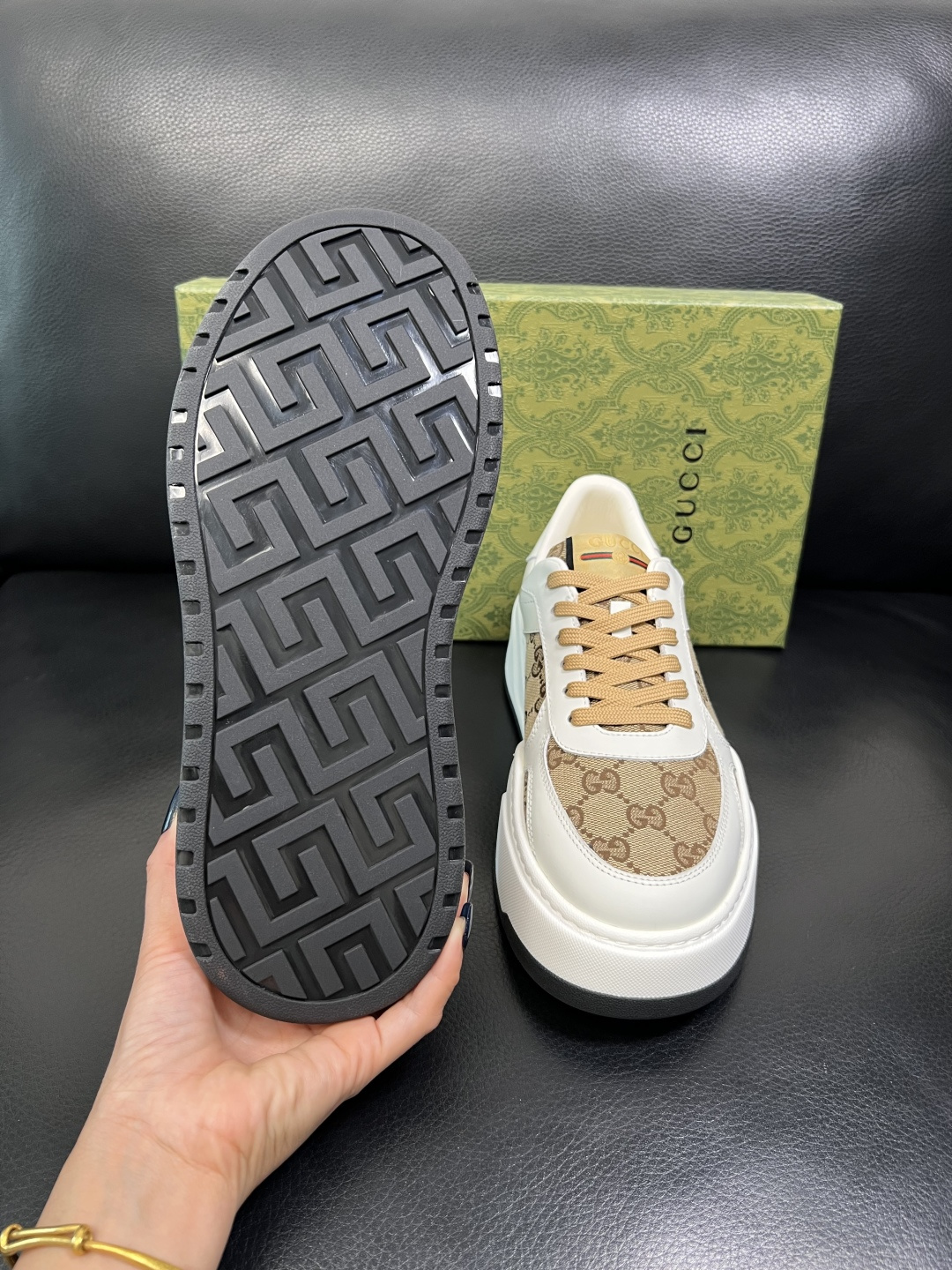 Gucci 高品质 顶级工艺品 古奇 专柜新款原厂配置，意大利进口牛皮面料，进口牛皮内里垫，透气舒适，鞋