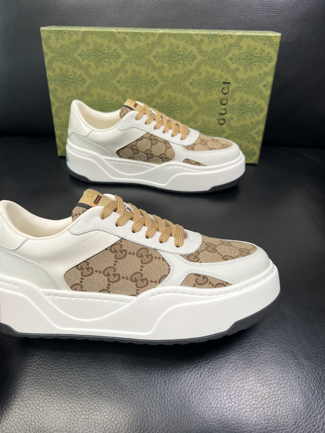 Gucci 高品质 顶级工艺品 古奇 专柜新款原厂配置，意大利进口牛皮面料，进口牛皮内里垫，透气舒适，鞋