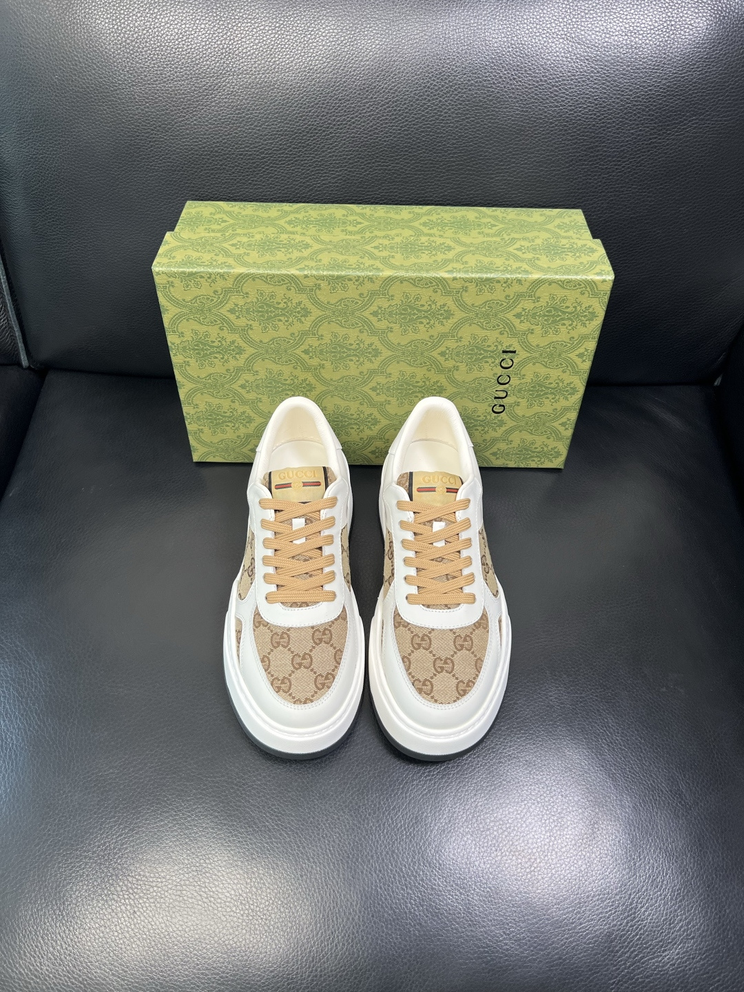 Gucci 高品质 顶级工艺品 古奇 专柜新款原厂配置，意大利进口牛皮面料，进口牛皮内里垫，透气舒适，鞋