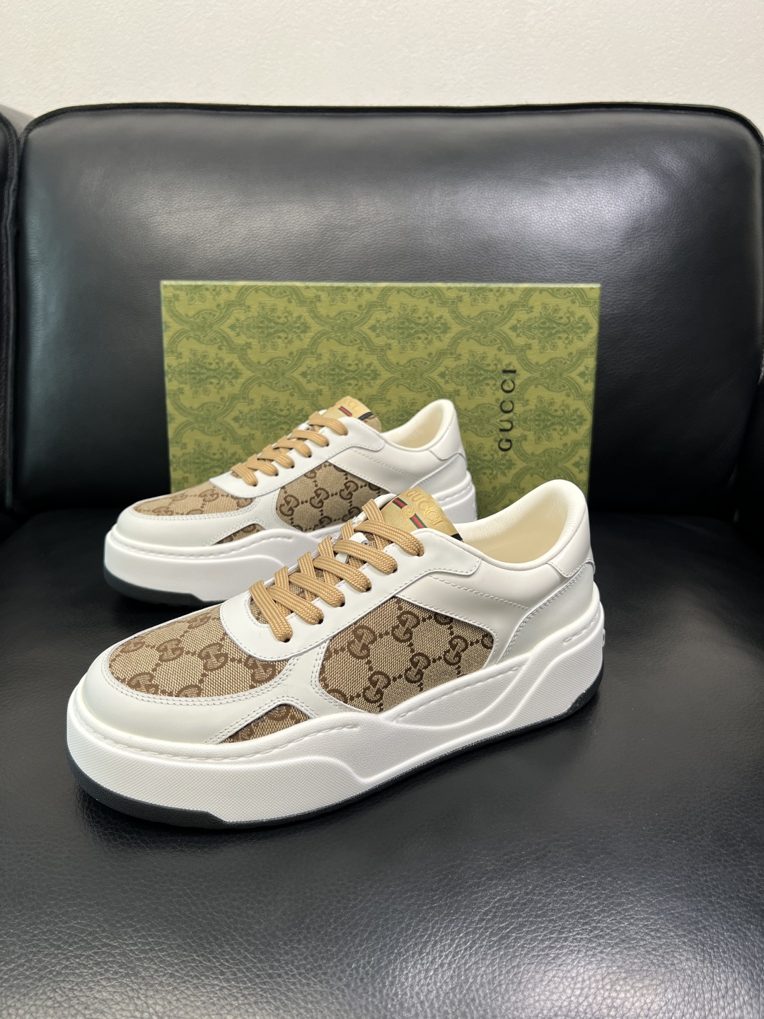 Gucci 高品质 顶级工艺品 古奇 专柜新款原厂配置，意大利进口牛皮面料，进口牛皮内里垫，透气舒适，鞋