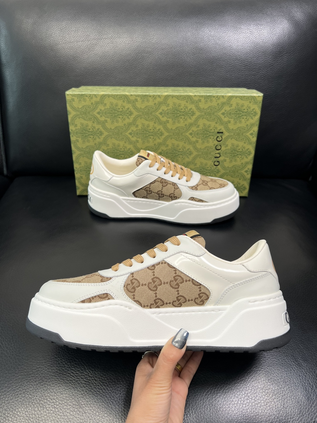 Gucci 高品质 顶级工艺品 古奇 专柜新款原厂配置，意大利进口牛皮面料，进口牛皮内里垫，透气舒适，鞋