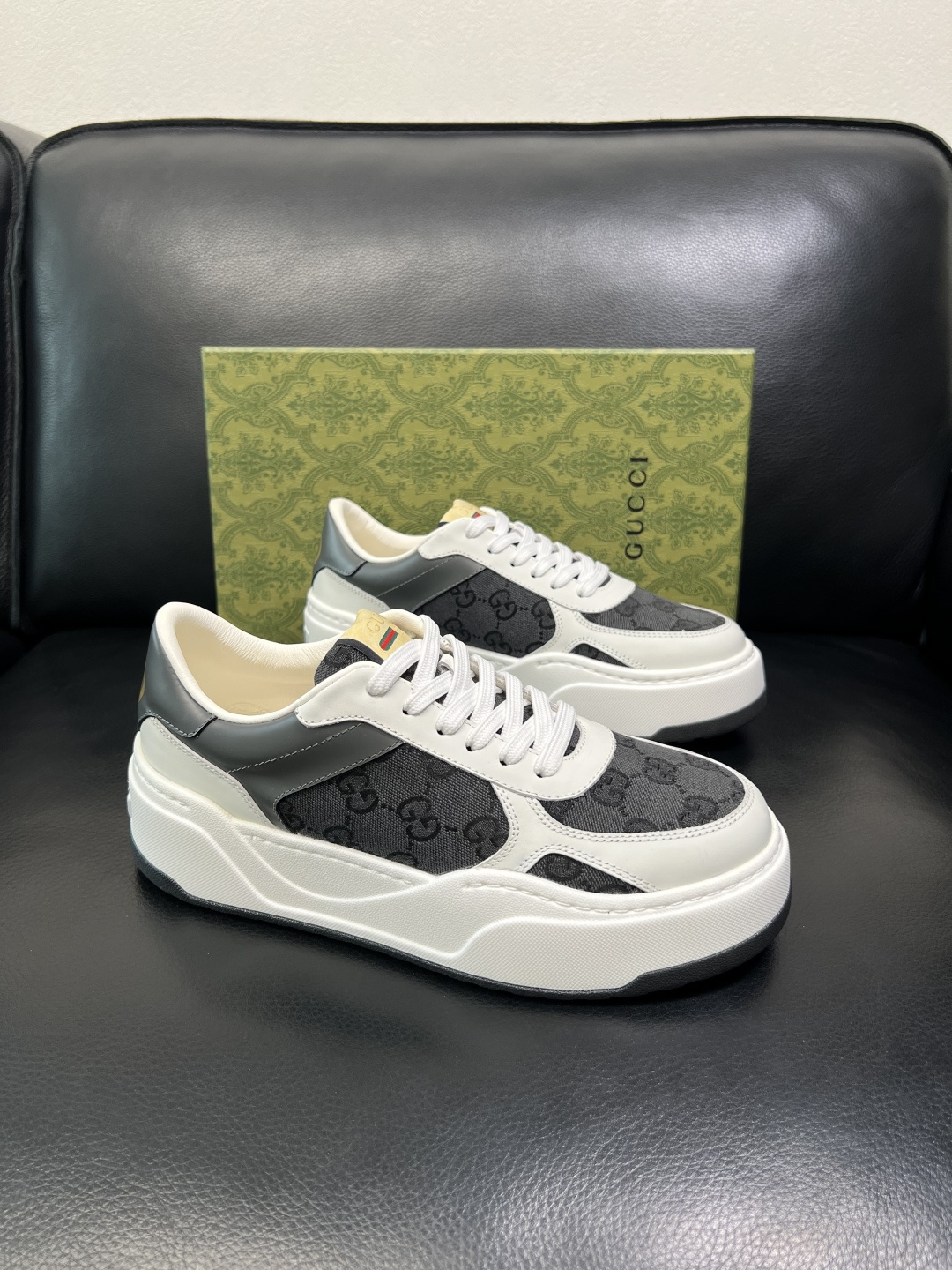 Gucci 高品质 顶级工艺品 古奇 专柜新款原厂配置，意大利进口牛皮面料，进口牛皮内里垫，透气舒适，鞋