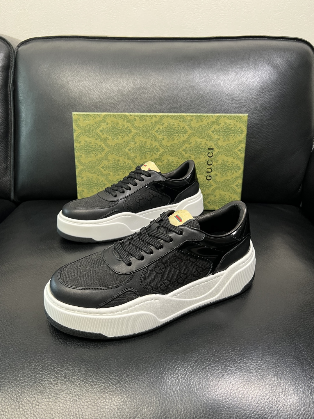 Gucci 高品质 顶级工艺品 古奇 专柜新款原厂配置，意大利进口牛皮面料，进口牛皮内里垫，透气舒适，鞋