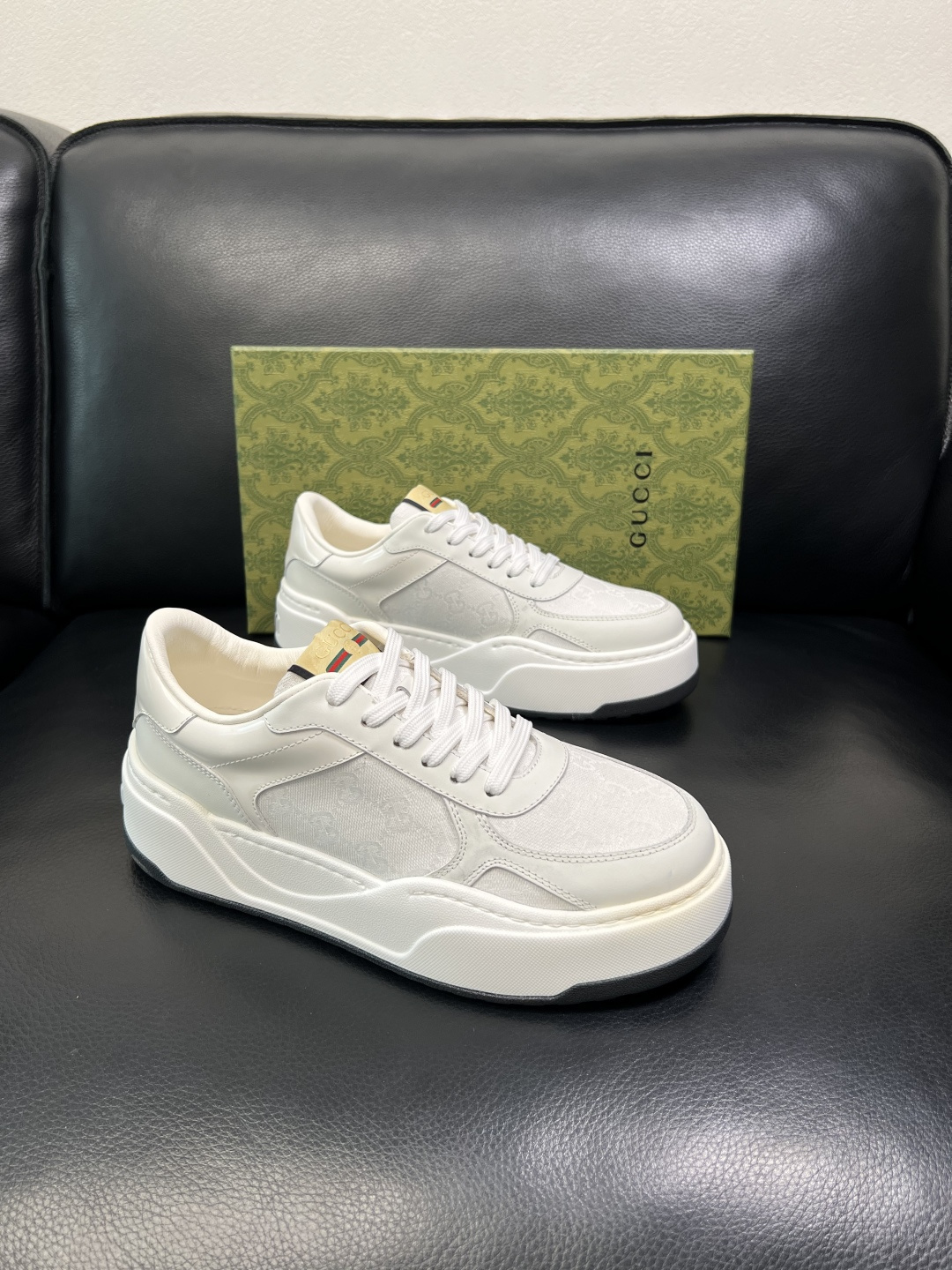 Gucci 高品质 顶级工艺品 古奇 专柜新款原厂配置，意大利进口牛皮面料，进口牛皮内里垫，透气舒适，鞋