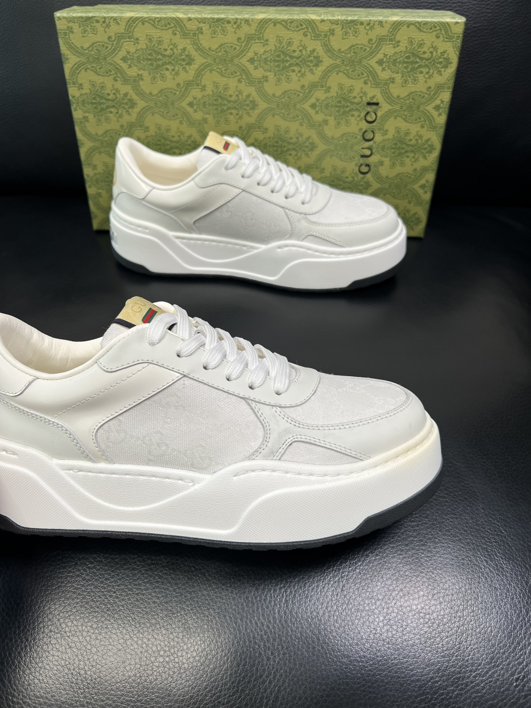 Gucci 高品质 顶级工艺品 古奇 专柜新款原厂配置，意大利进口牛皮面料，进口牛皮内里垫，透气舒适，鞋