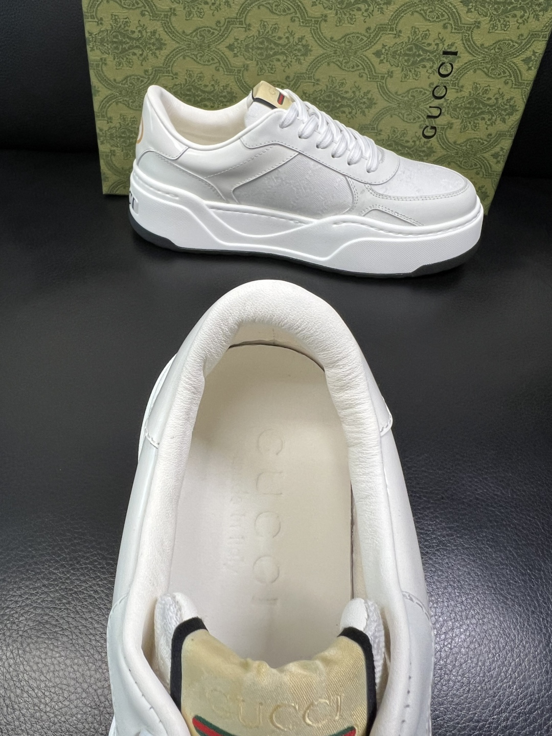 Gucci 高品质 顶级工艺品 古奇 专柜新款原厂配置，意大利进口牛皮面料，进口牛皮内里垫，透气舒适，鞋