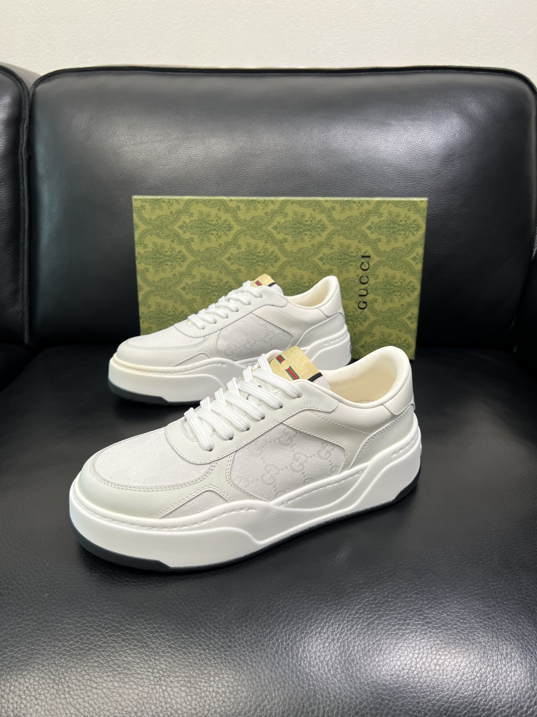 Gucci 高品质 顶级工艺品 古奇 专柜新款原厂配置，意大利进口牛皮面料，进口牛皮内里垫，透气舒适，鞋