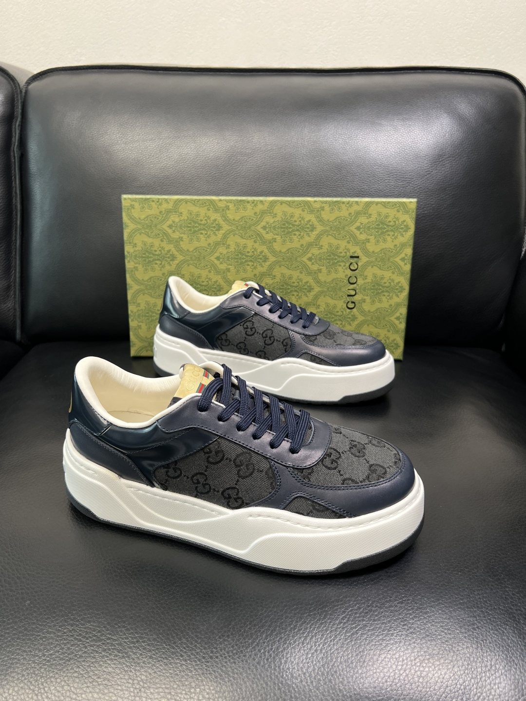 Gucci 高品质 顶级工艺品 古奇 专柜新款原厂配置，意大利进口牛皮面料，进口牛皮内里垫，透气舒适，鞋