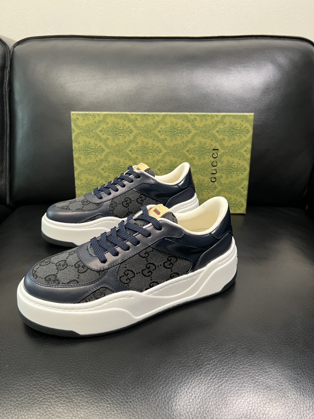 Gucci 高品质 顶级工艺品 古奇 专柜新款原厂配置，意大利进口牛皮面料，进口牛皮内里垫，透气舒适，鞋