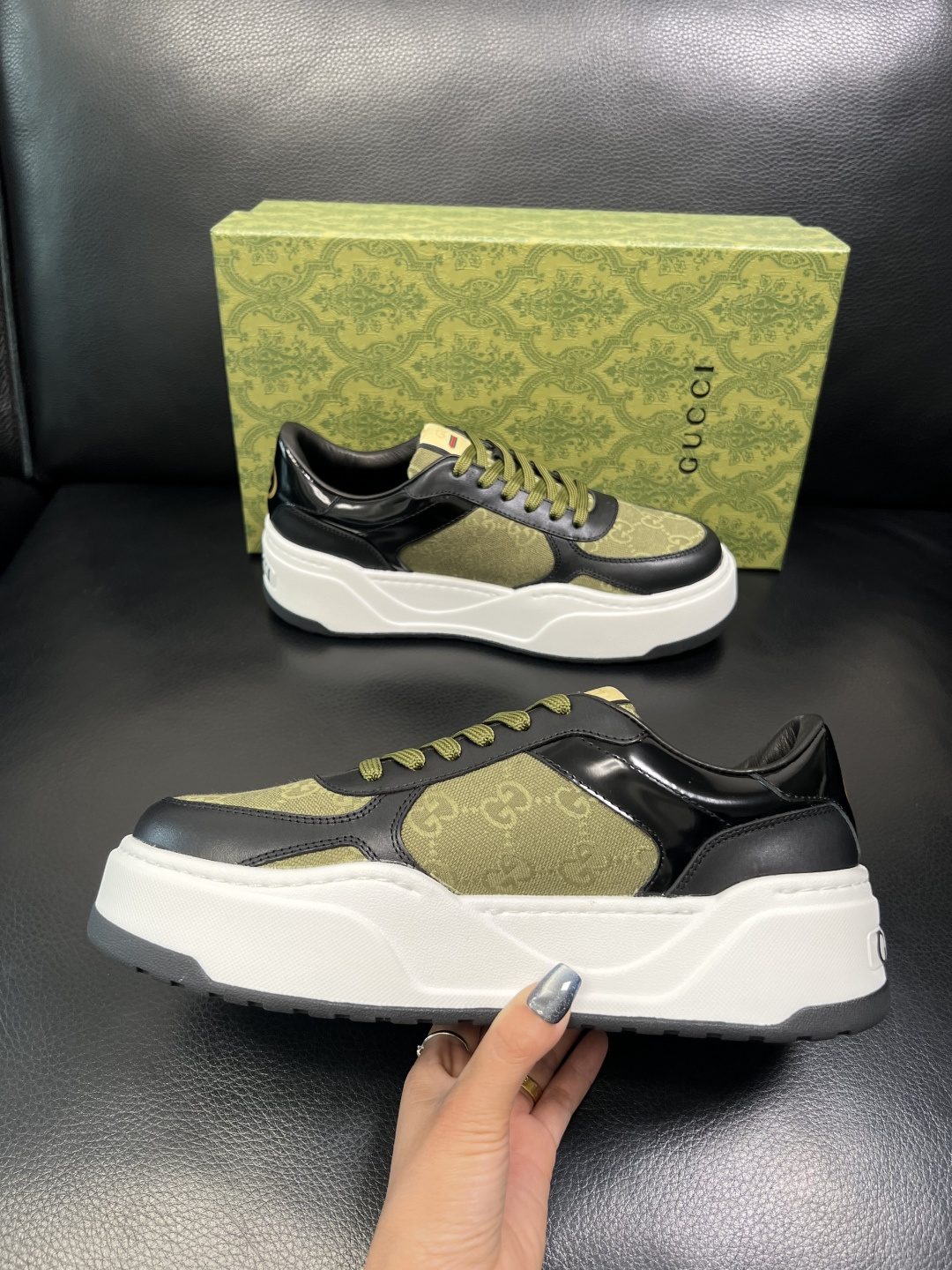 Gucci 高品质 顶级工艺品 古奇 专柜新款原厂配置，意大利进口牛皮面料，进口牛皮内里垫，透气舒适，鞋