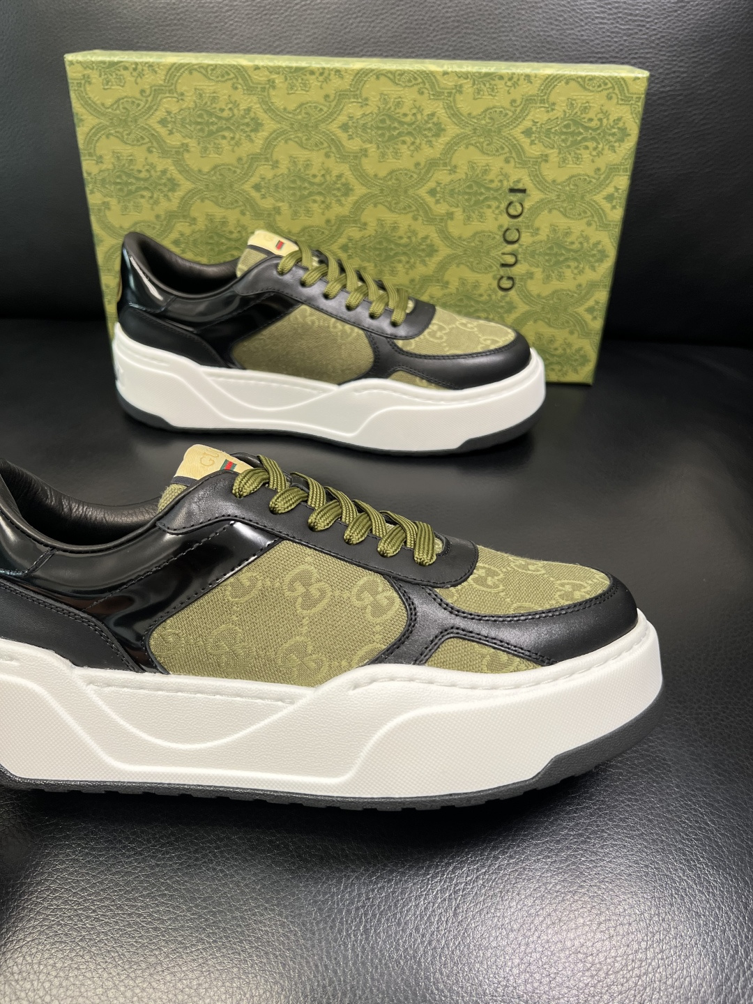 Gucci 高品质 顶级工艺品 古奇 专柜新款原厂配置，意大利进口牛皮面料，进口牛皮内里垫，透气舒适，鞋