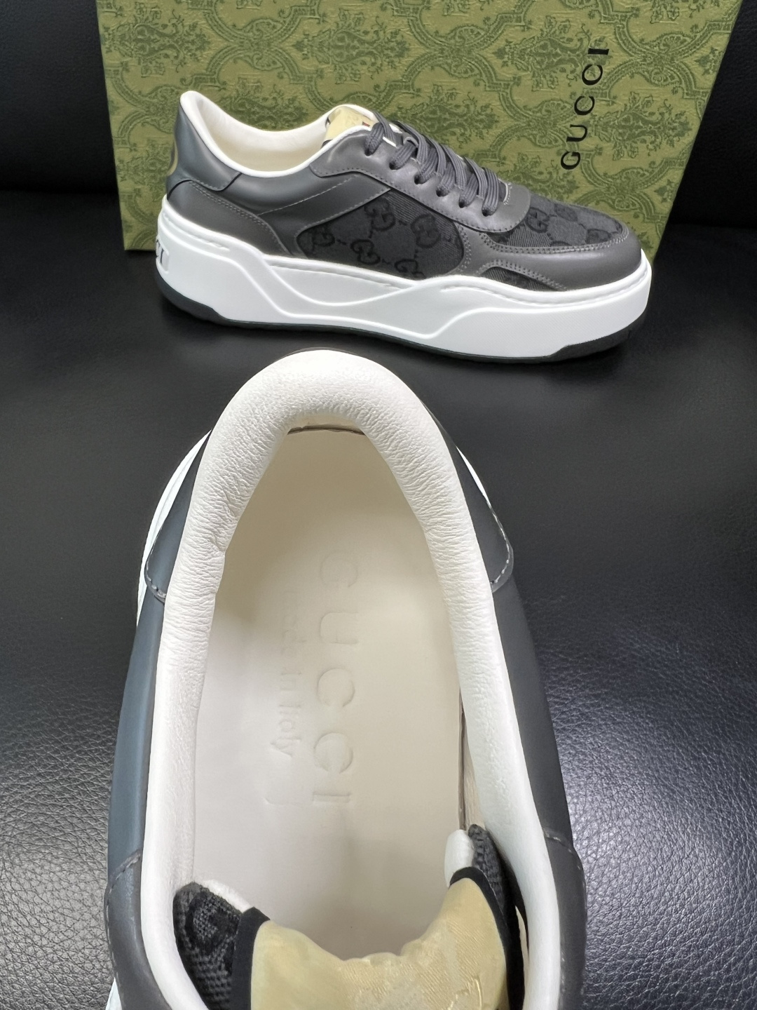 Gucci 高品质 顶级工艺品 古奇 专柜新款原厂配置，意大利进口牛皮面料，进口牛皮内里垫，透气舒适，鞋