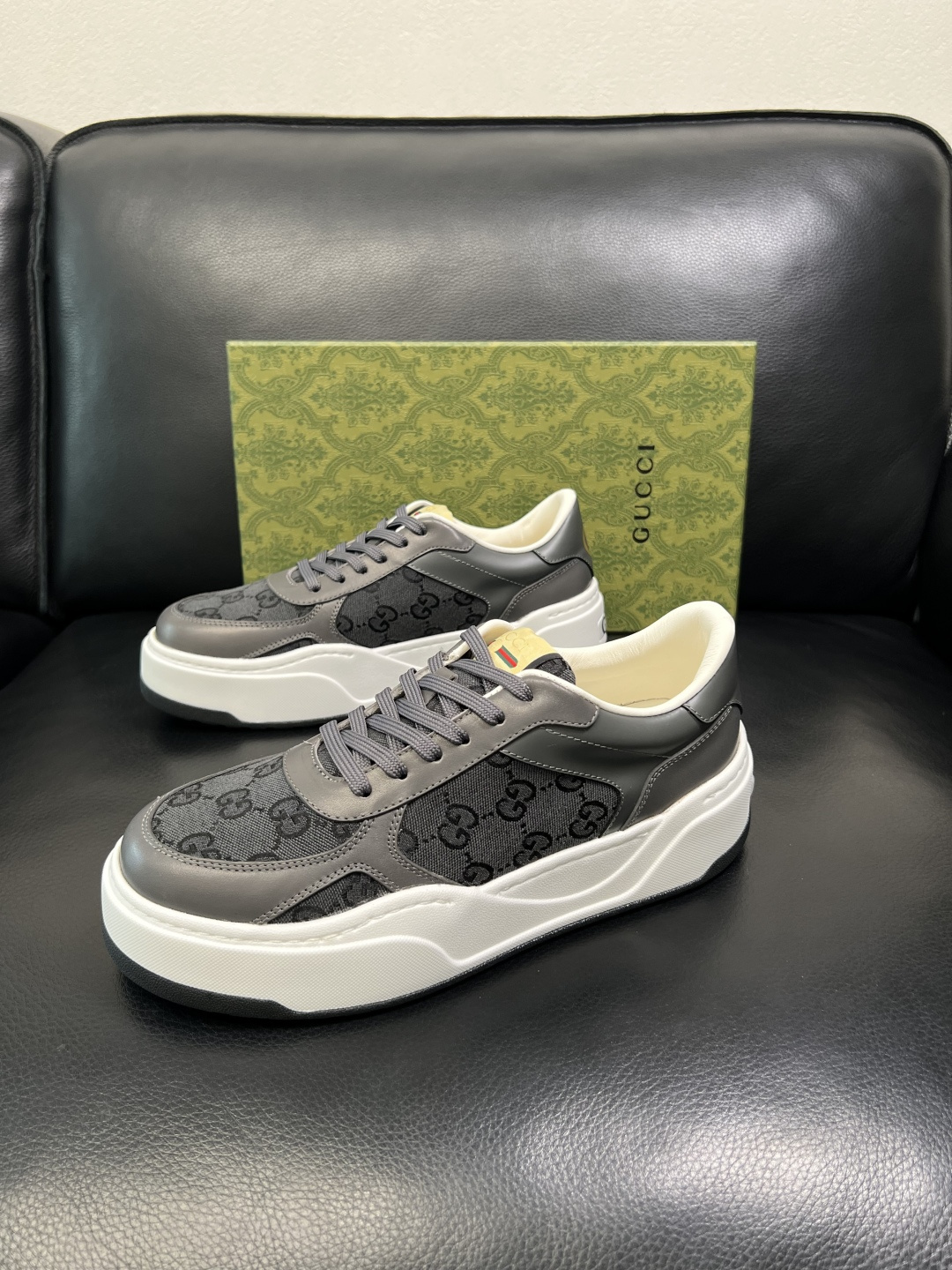 Gucci 高品质 顶级工艺品 古奇 专柜新款原厂配置，意大利进口牛皮面料，进口牛皮内里垫，透气舒适，鞋