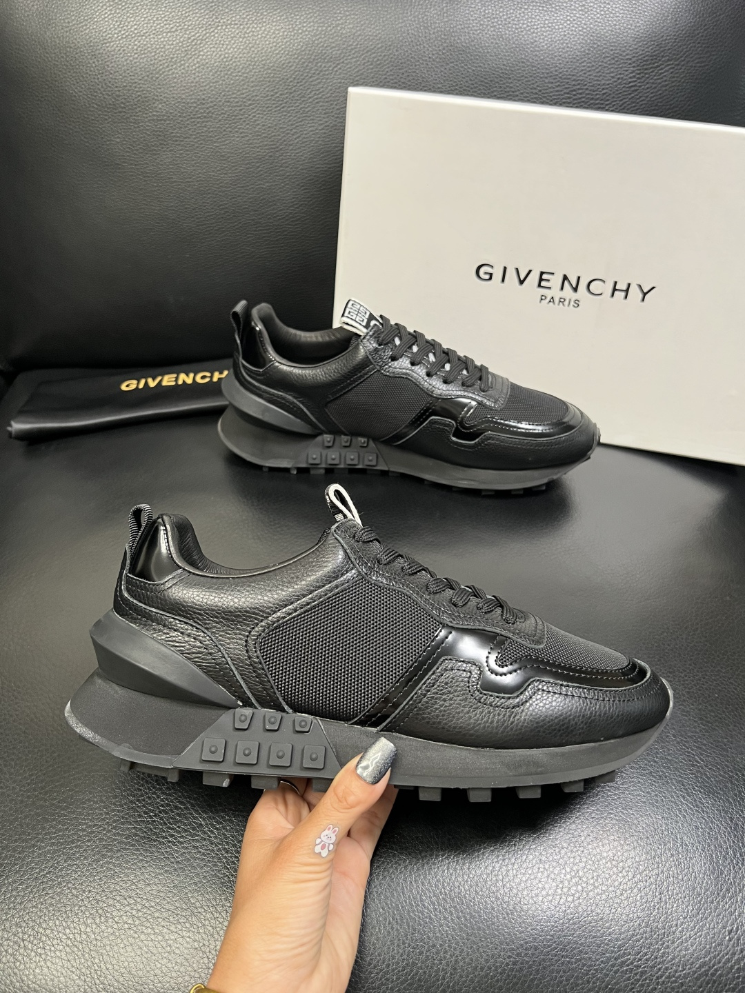 Givenchy 高品质 顶级工艺品 纪梵希 专柜同步原厂配置，意大利进口牛皮搭配网布面料，全鞋配件私模