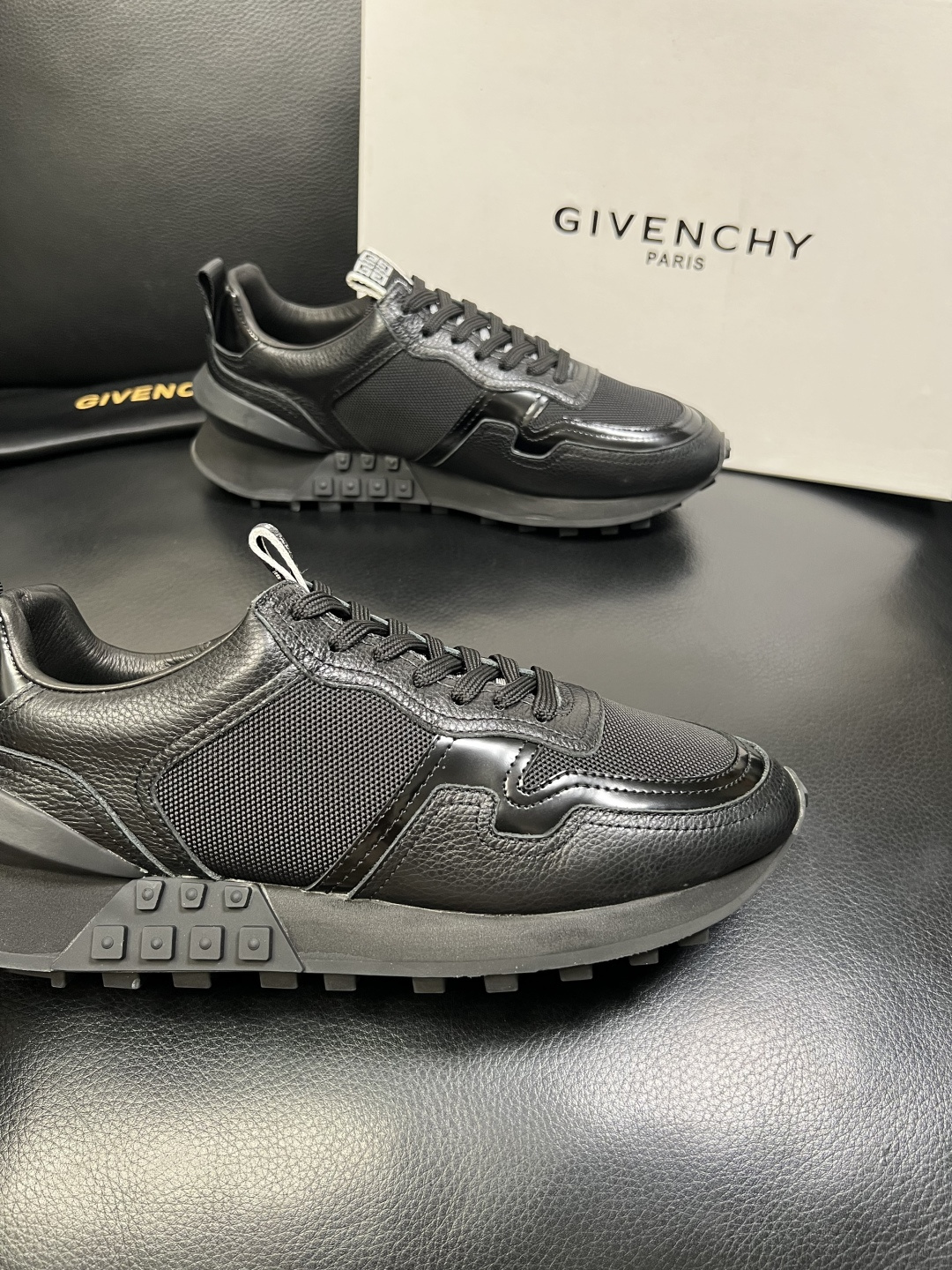 Givenchy 高品质 顶级工艺品 纪梵希 专柜同步原厂配置，意大利进口牛皮搭配网布面料，全鞋配件私模