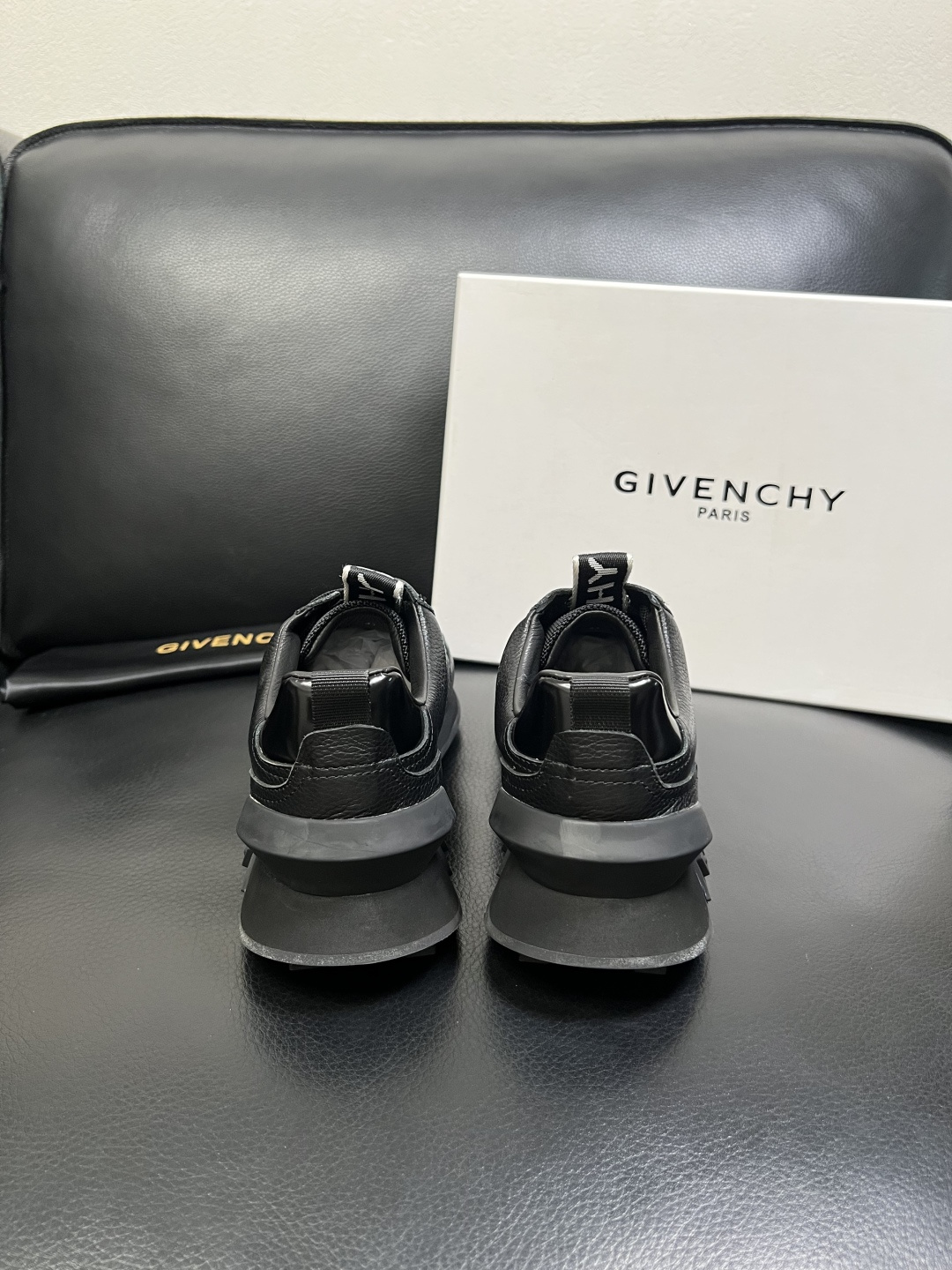Givenchy 高品质 顶级工艺品 纪梵希 专柜同步原厂配置，意大利进口牛皮搭配网布面料，全鞋配件私模