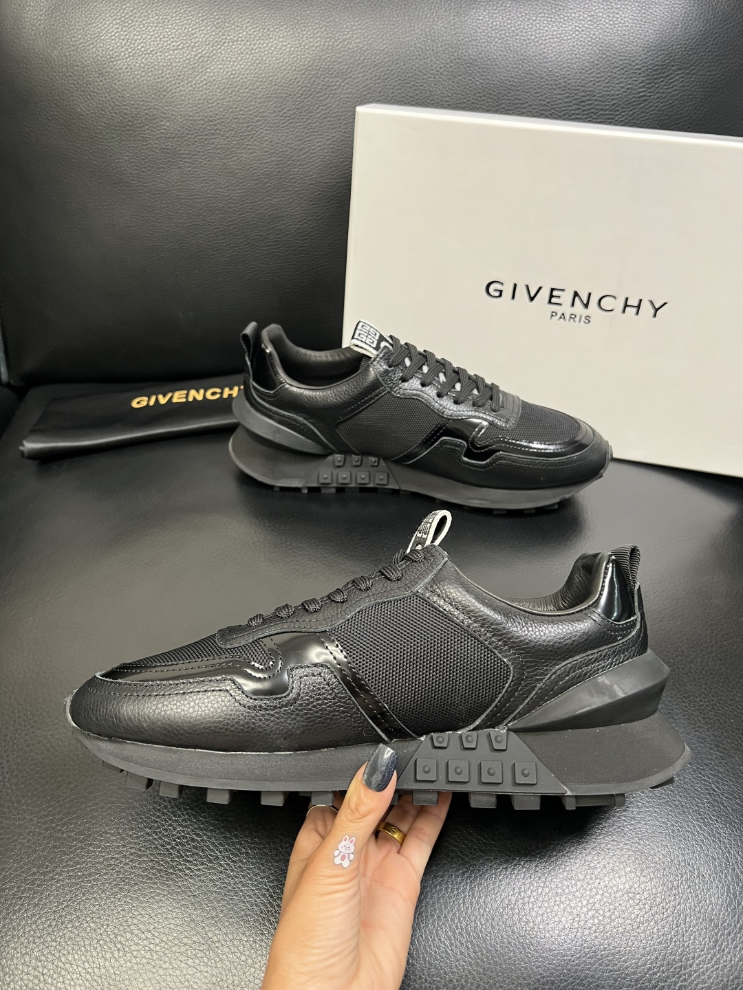 Givenchy 高品质 顶级工艺品 纪梵希 专柜同步原厂配置，意大利进口牛皮搭配网布面料，全鞋配件私模