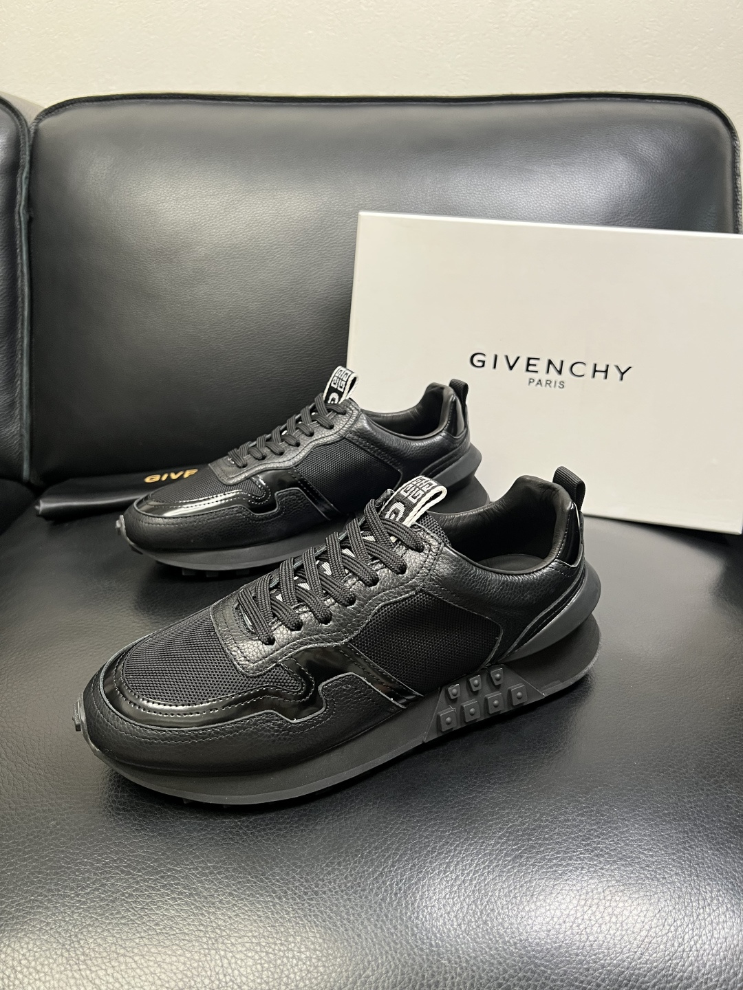 Givenchy 高品质 顶级工艺品 纪梵希 专柜同步原厂配置，意大利进口牛皮搭配网布面料，全鞋配件私模