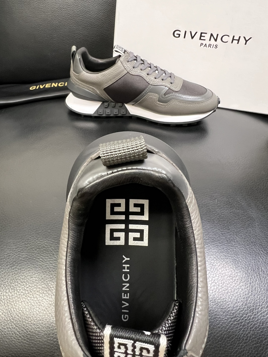 Givenchy 高品质 顶级工艺品 纪梵希 专柜同步原厂配置，意大利进口牛皮搭配网布面料，全鞋配件私模