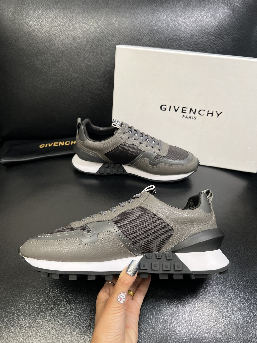 Givenchy 高品质 顶级工艺品 纪梵希 专柜同步原厂配置，意大利进口牛皮搭配网布面料，全鞋配件私模