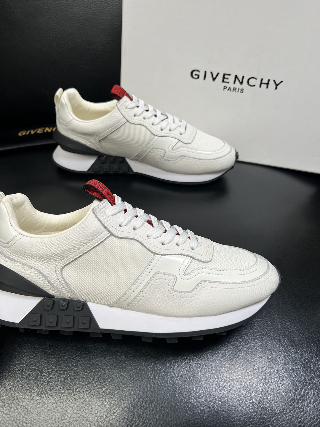 Givenchy 高品质 顶级工艺品 纪梵希 专柜同步原厂配置，意大利进口牛皮搭配网布面料，全鞋配件私模