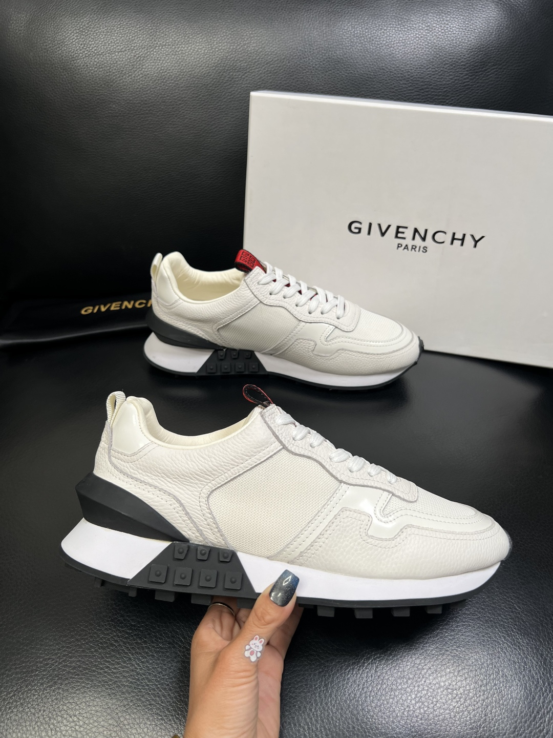 Givenchy 高品质 顶级工艺品 纪梵希 专柜同步原厂配置，意大利进口牛皮搭配网布面料，全鞋配件私模