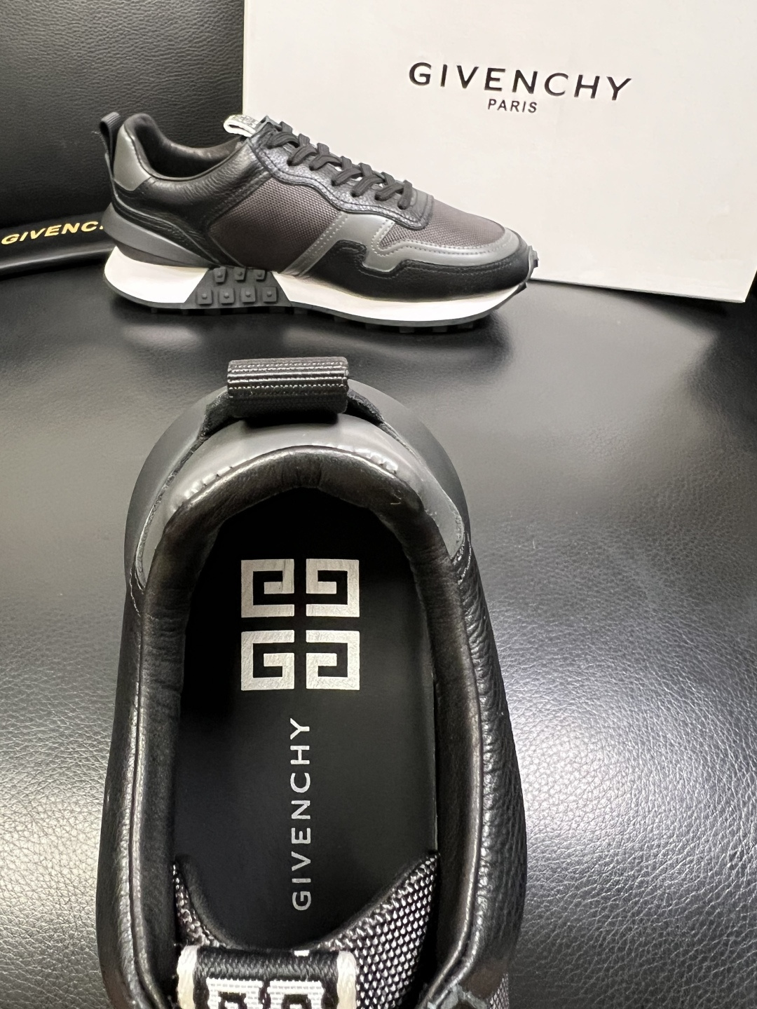 Givenchy 高品质 顶级工艺品 纪梵希 专柜同步原厂配置，意大利进口牛皮搭配网布面料，全鞋配件私模