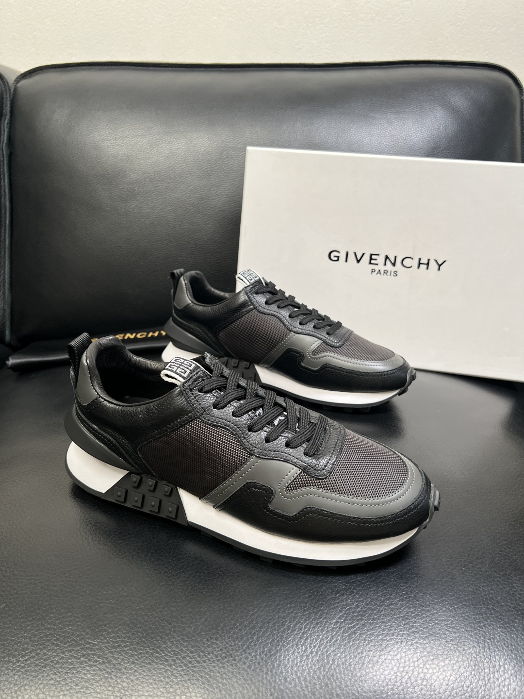 Givenchy 高品质 顶级工艺品 纪梵希 专柜同步原厂配置，意大利进口牛皮搭配网布面料，全鞋配件私模