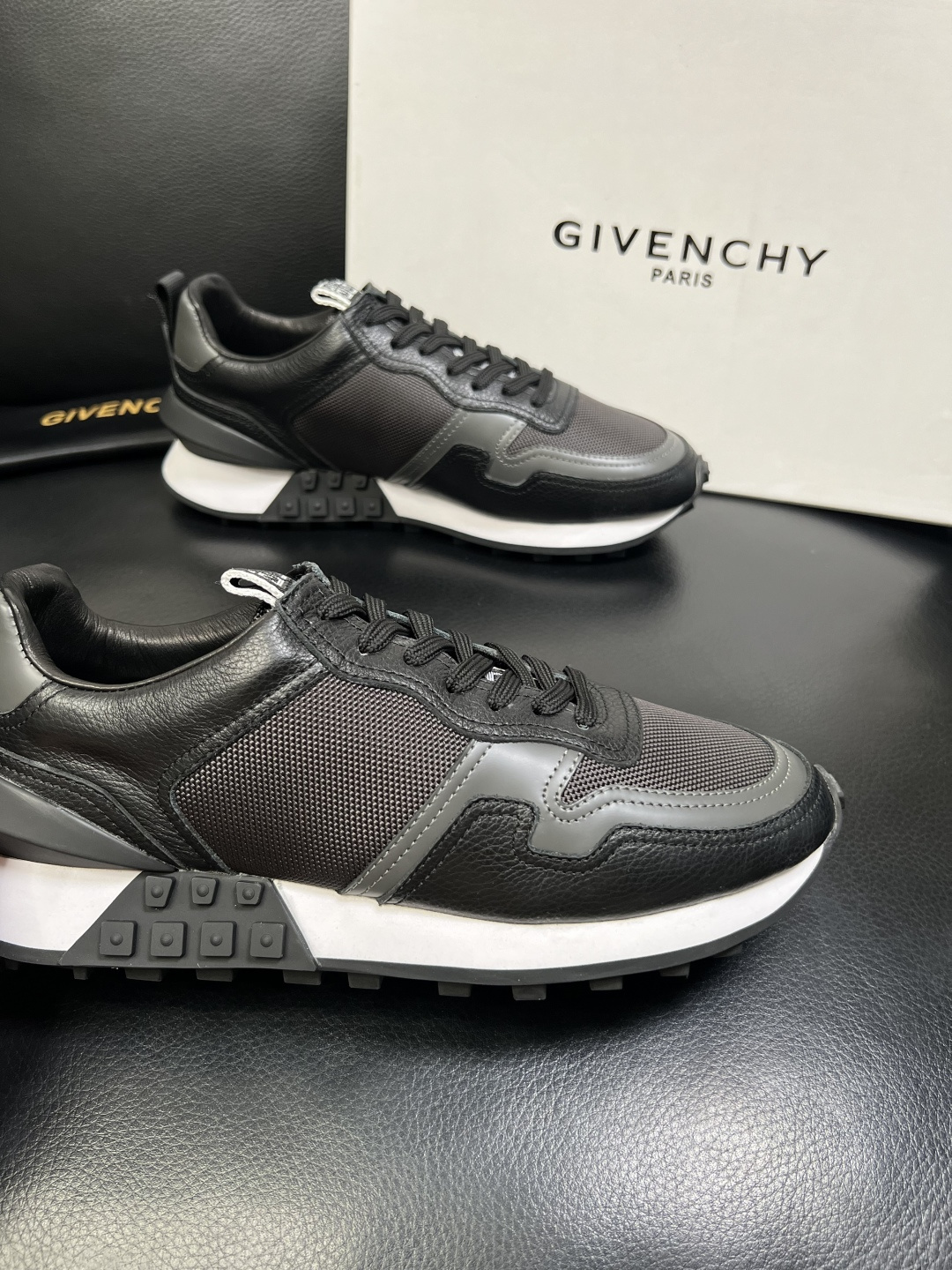 Givenchy 高品质 顶级工艺品 纪梵希 专柜同步原厂配置，意大利进口牛皮搭配网布面料，全鞋配件私模