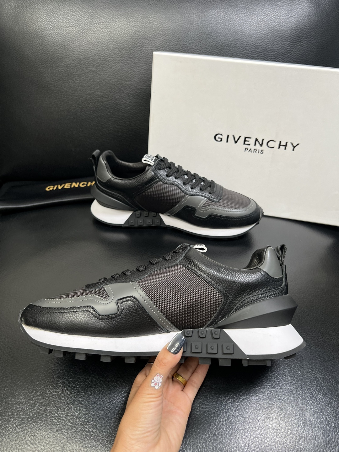 Givenchy 高品质 顶级工艺品 纪梵希 专柜同步原厂配置，意大利进口牛皮搭配网布面料，全鞋配件私模