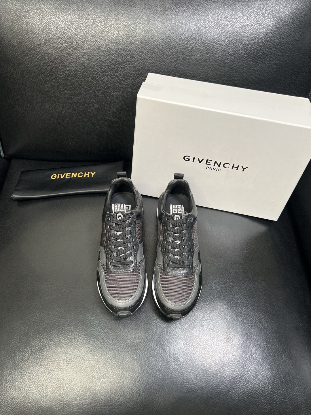 Givenchy 高品质 顶级工艺品 纪梵希 专柜同步原厂配置，意大利进口牛皮搭配网布面料，全鞋配件私模
