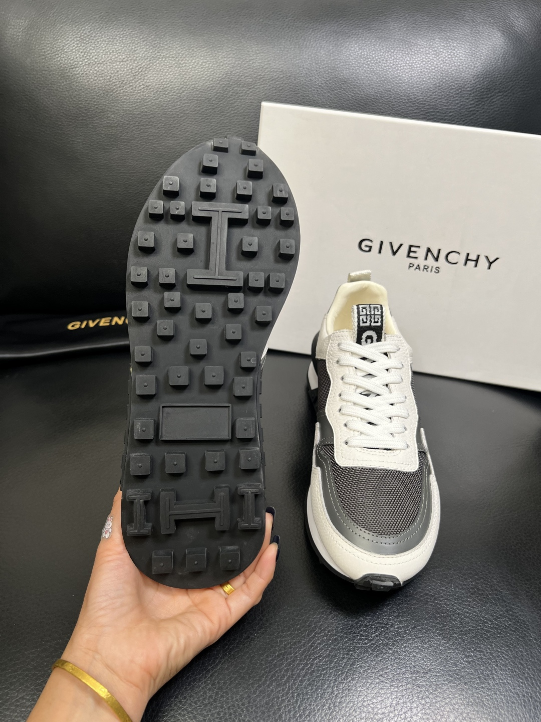 Givenchy 高品质 顶级工艺品 纪梵希 专柜同步原厂配置，意大利进口牛皮搭配网布面料，全鞋配件私模