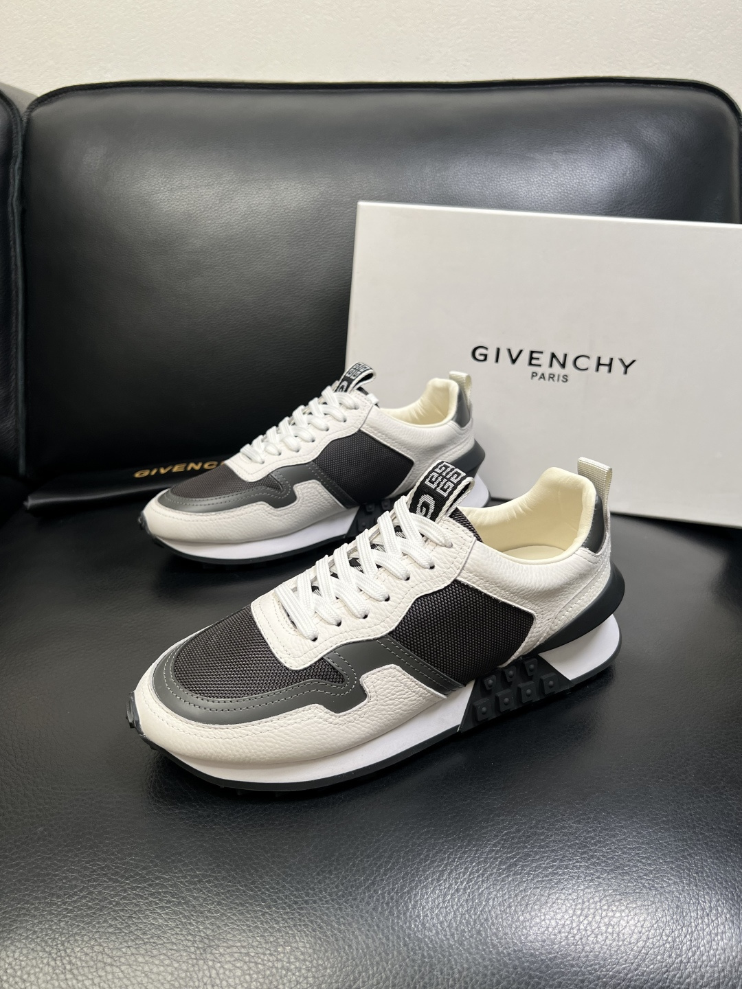 Givenchy 高品质 顶级工艺品 纪梵希 专柜同步原厂配置，意大利进口牛皮搭配网布面料，全鞋配件私模