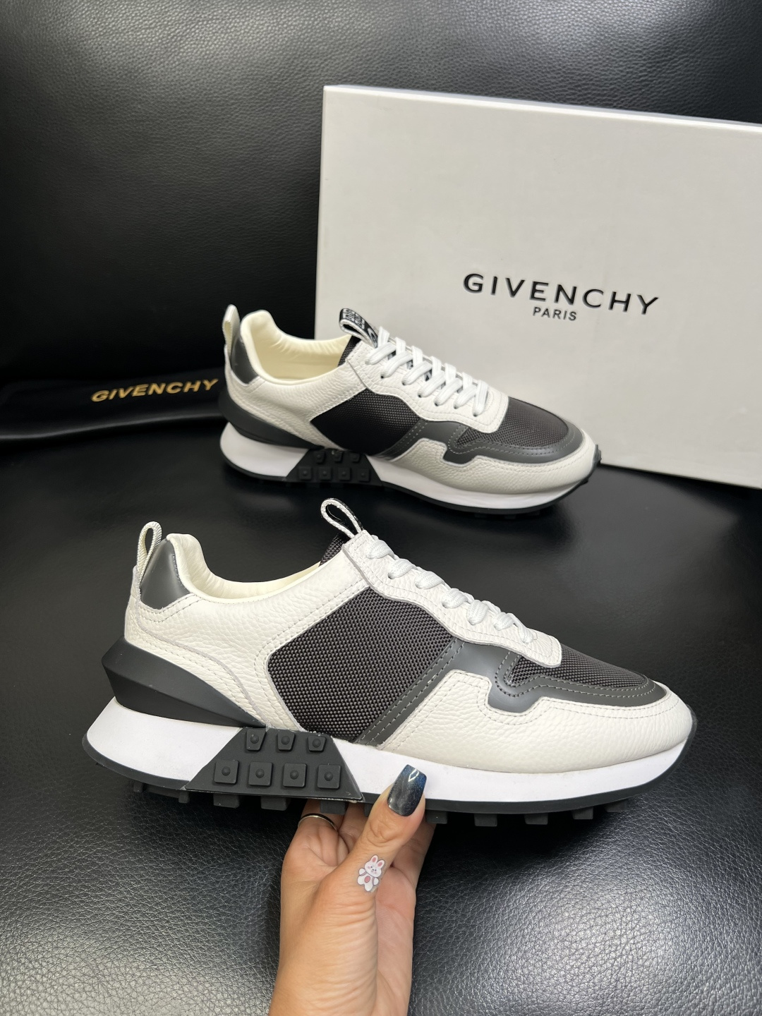Givenchy 高品质 顶级工艺品 纪梵希 专柜同步原厂配置，意大利进口牛皮搭配网布面料，全鞋配件私模