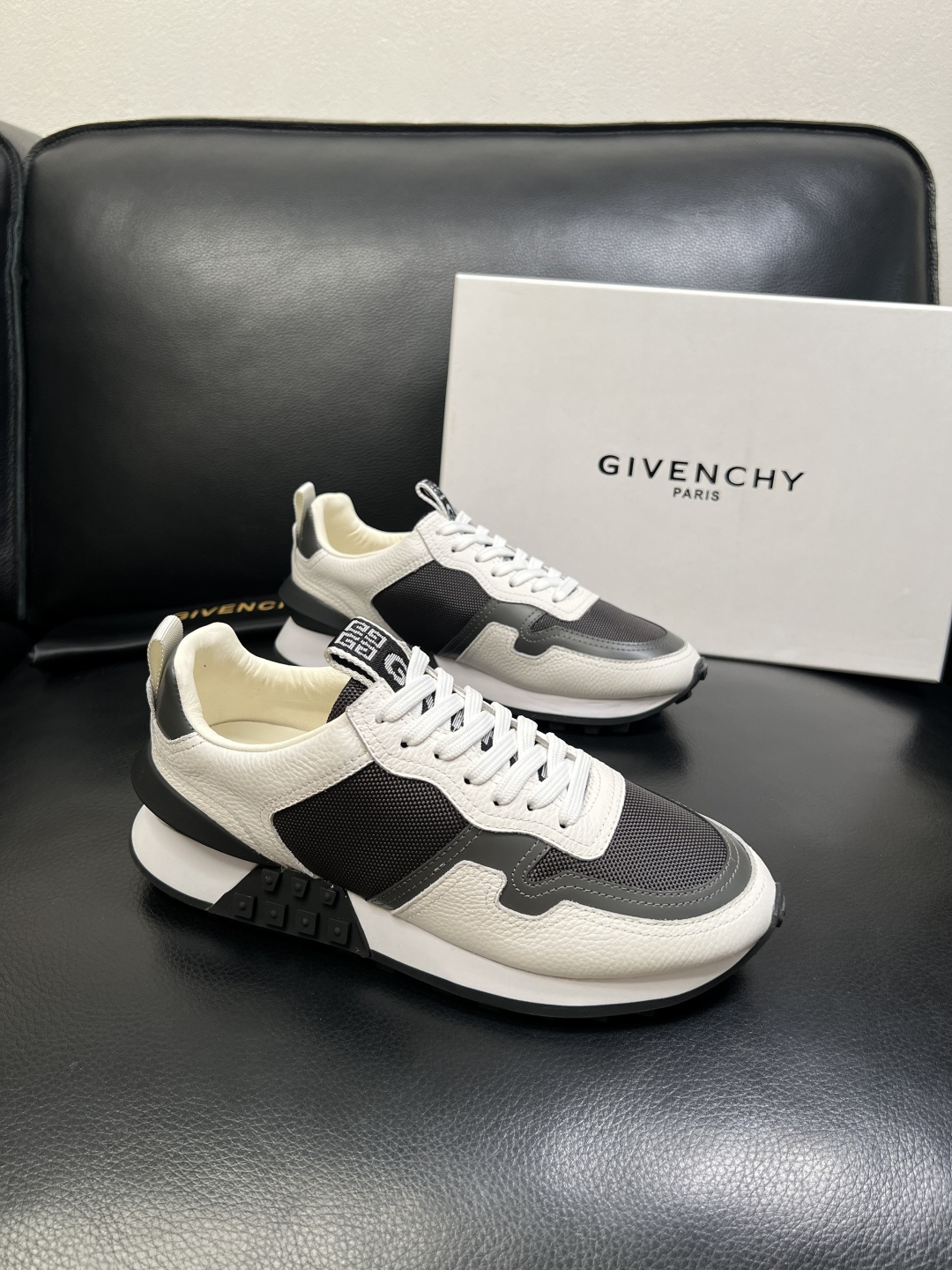 Givenchy 高品质 顶级工艺品 纪梵希 专柜同步原厂配置，意大利进口牛皮搭配网布面料，全鞋配件私模