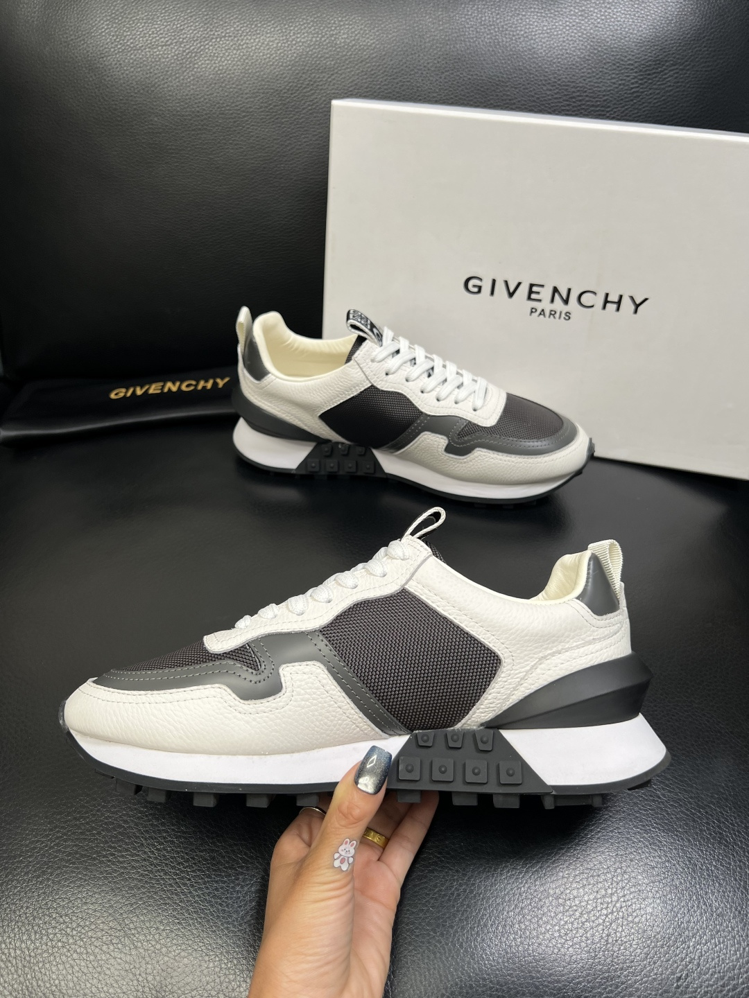 Givenchy 高品质 顶级工艺品 纪梵希 专柜同步原厂配置，意大利进口牛皮搭配网布面料，全鞋配件私模