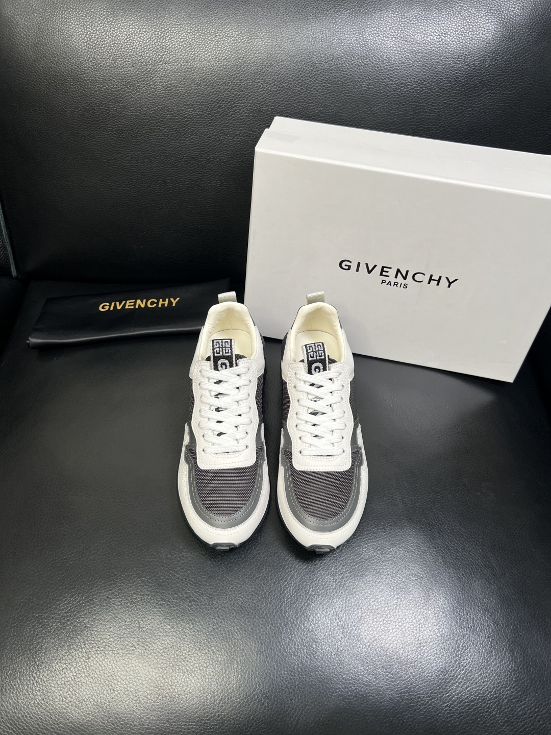 Givenchy 高品质 顶级工艺品 纪梵希 专柜同步原厂配置，意大利进口牛皮搭配网布面料，全鞋配件私模