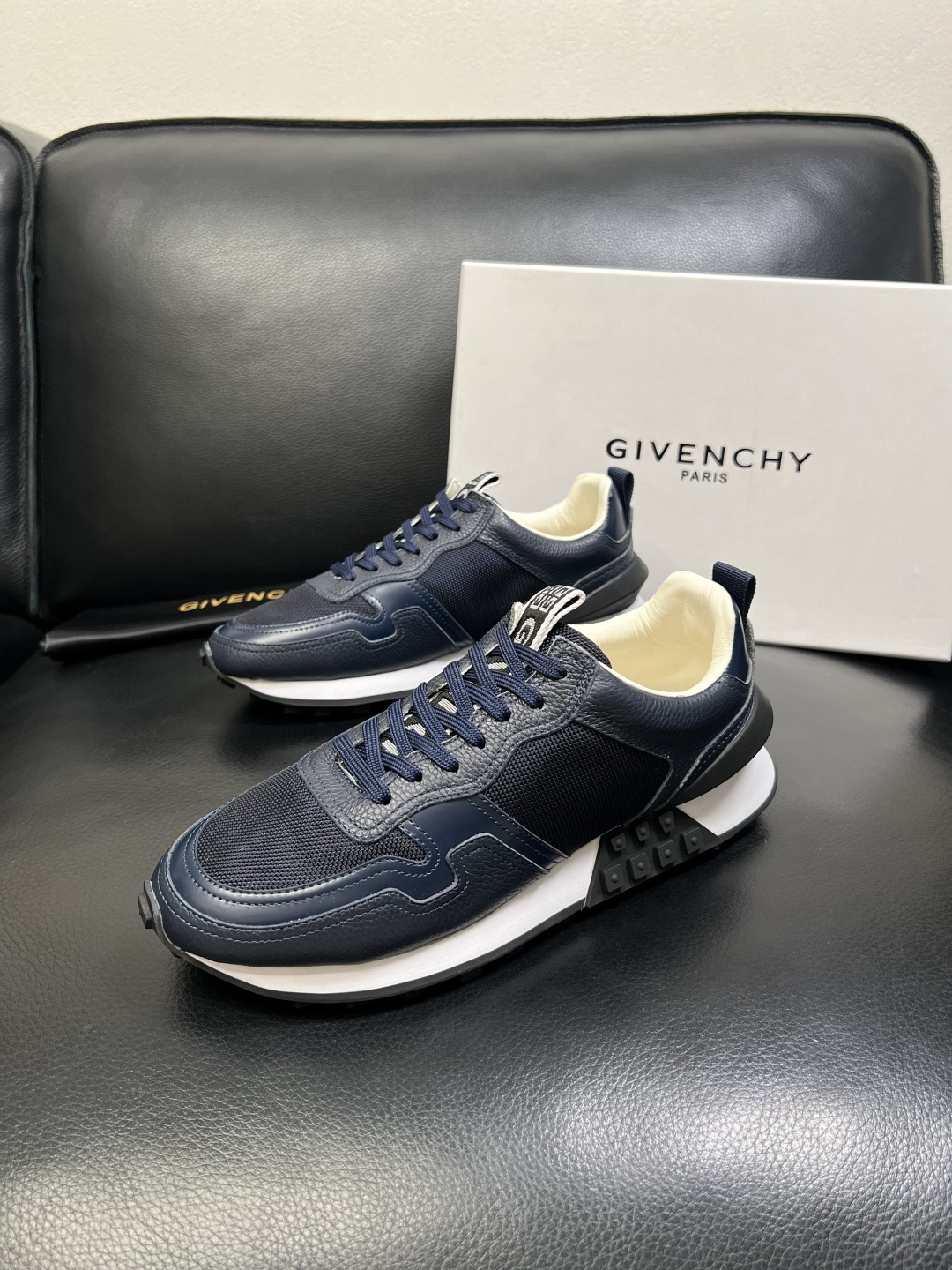 Givenchy 高品质 顶级工艺品 纪梵希 专柜同步原厂配置，意大利进口牛皮搭配网布面料，全鞋配件私模