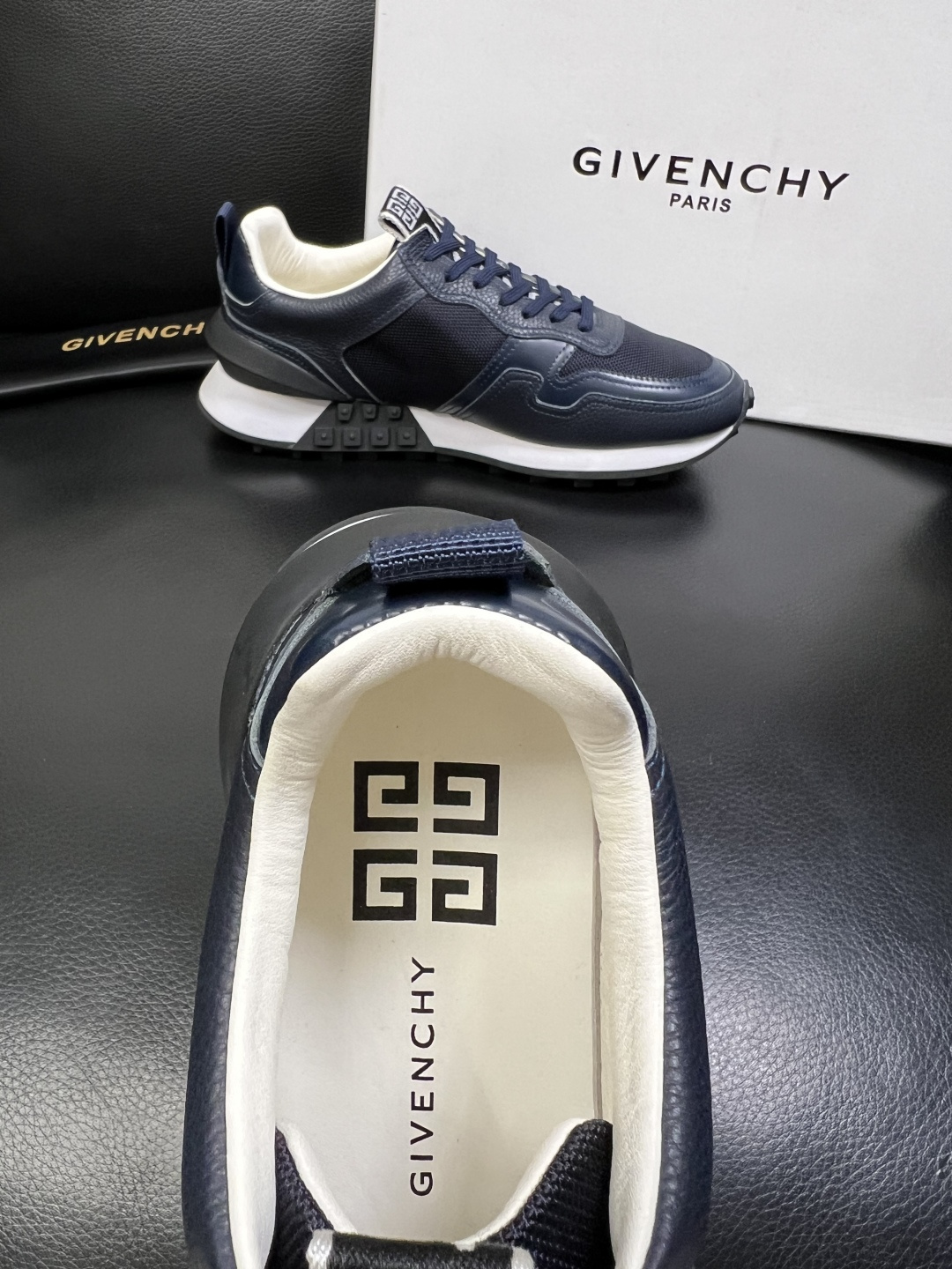 Givenchy 高品质 顶级工艺品 纪梵希 专柜同步原厂配置，意大利进口牛皮搭配网布面料，全鞋配件私模