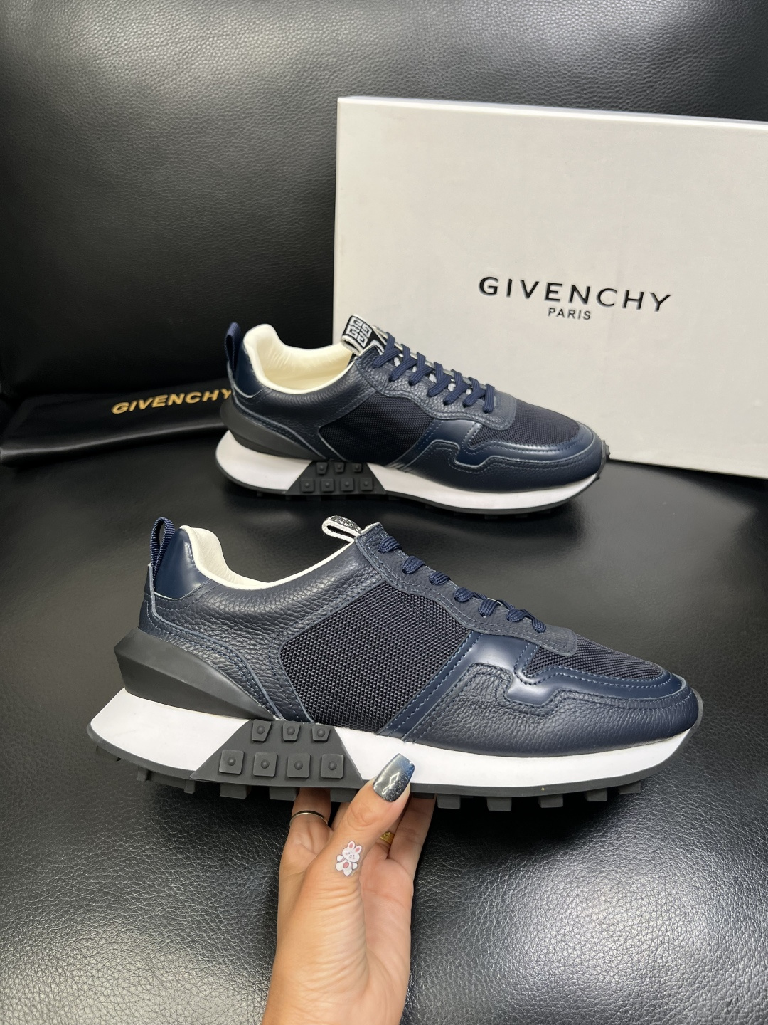 Givenchy 高品质 顶级工艺品 纪梵希 专柜同步原厂配置，意大利进口牛皮搭配网布面料，全鞋配件私模