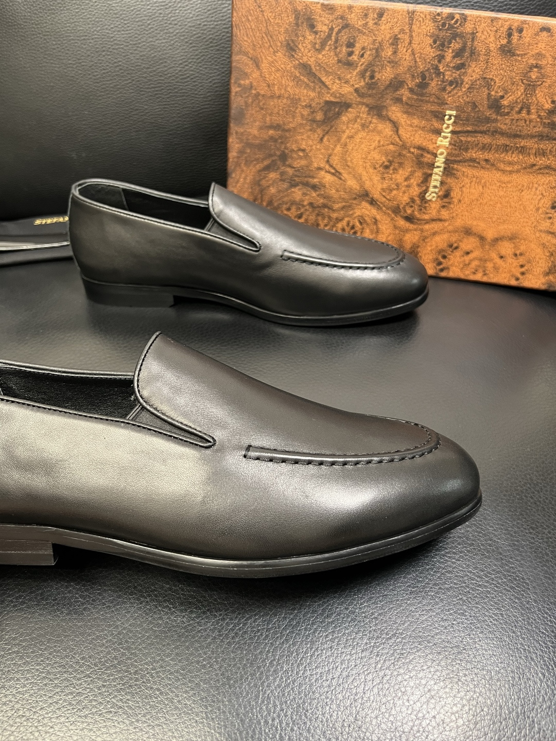 StefanoRicci 顶级代购 史蒂芬 劳尼治 专柜新品同步，鞋面意大利进口牛皮面料，进口水染牛皮内